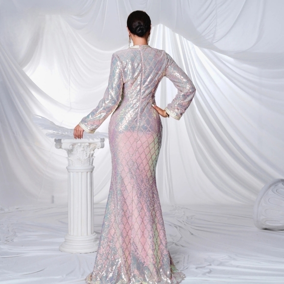 Pink V-Neck Bishop Sleeve Wedding Gown - Picture 4 of 13